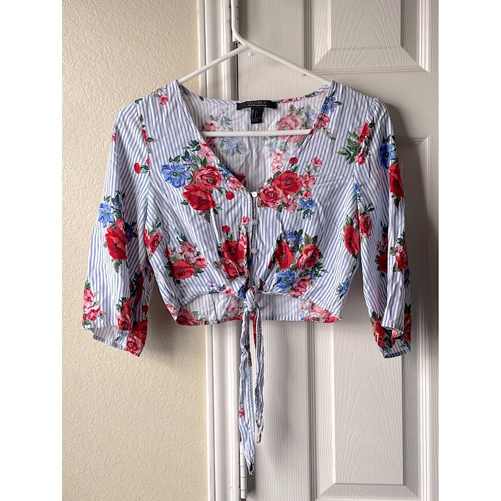 2/$12 Forever 21 Contemporary NWOT Striped Floral Crop Top - Blue / Red - Picture 1 of 4